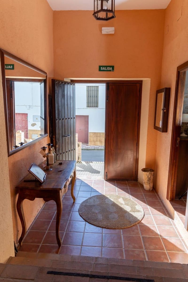 5 slaapkamer Finca/Landhuis te koop in Cordoba stad met zwembad - € 145.000 (Ref: 9383037)