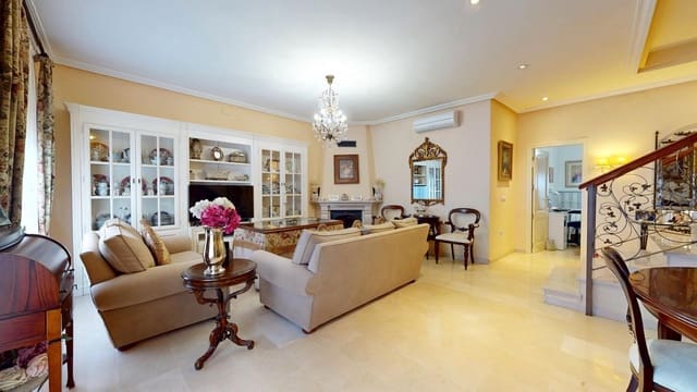 4 soveværelse Villa til salg i Córdoba by med garage - € 170.000 (Ref: 9385700)