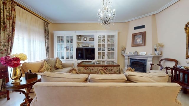 4 soveværelse Villa til salg i Córdoba by med garage - € 170.000 (Ref: 9385700)