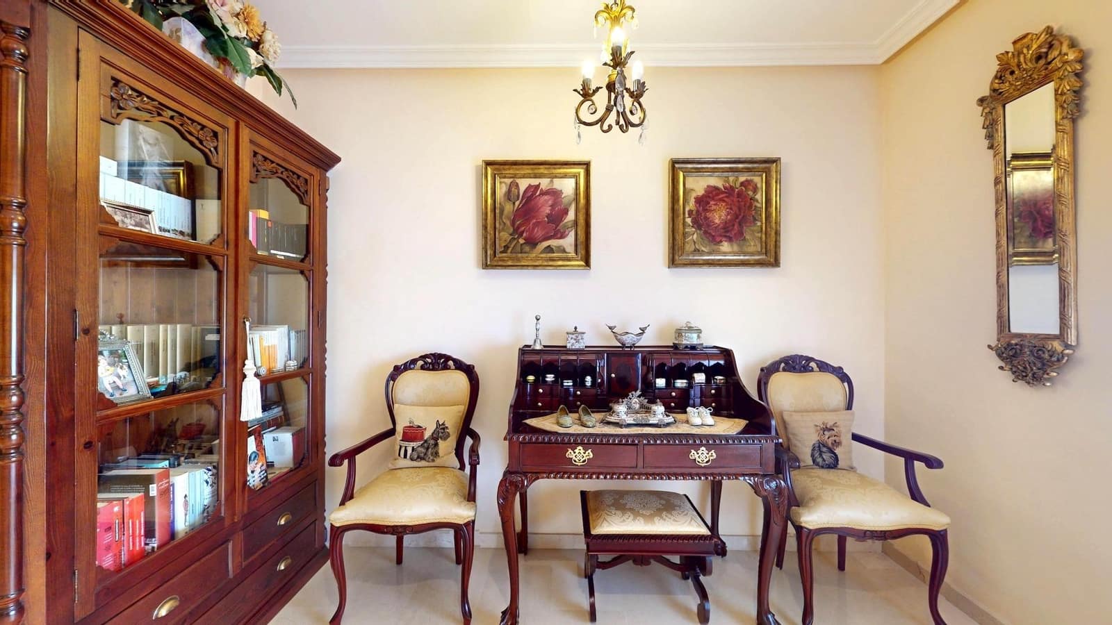 4 bedroom Villa for sale in Cordoba city with garage - € 170,000 (Ref: 9385700)