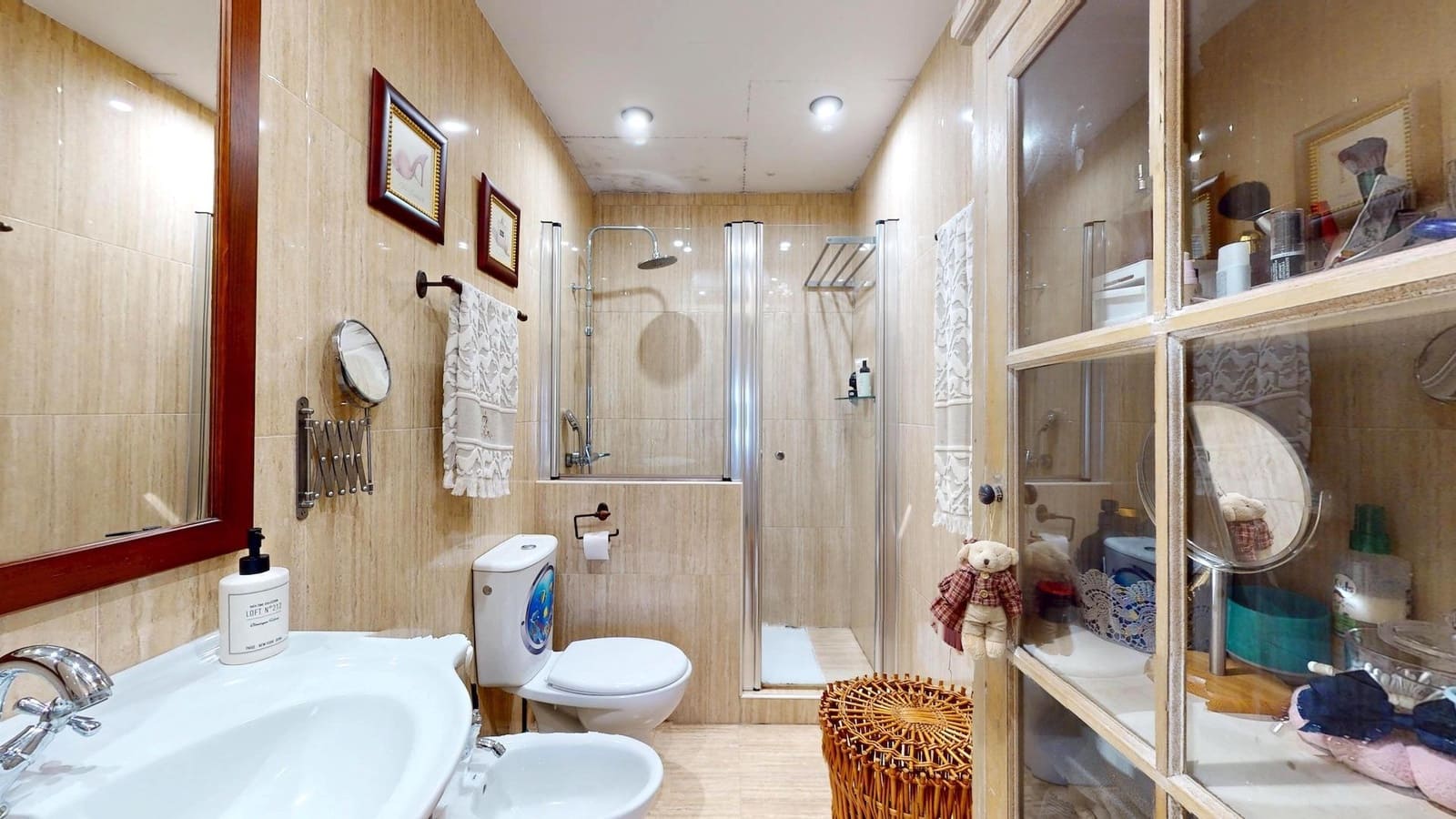 4 bedroom Villa for sale in Cordoba city with garage - € 170,000 (Ref: 9385700)