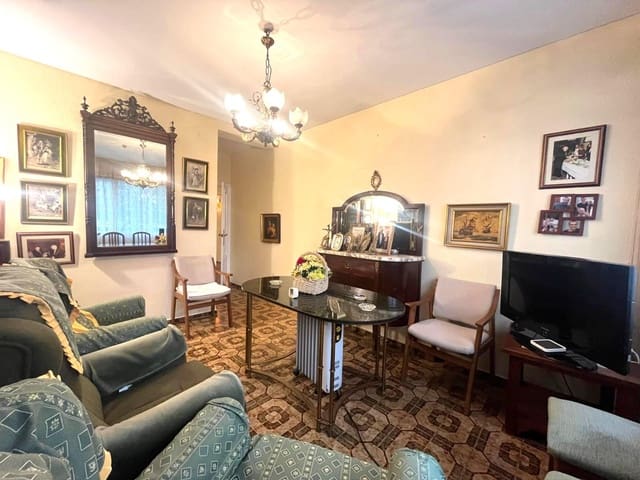 4 soveværelse Lejlighed til salg i Ciudad Jardín, Córdoba by - € 161.000 (Ref: 9396096)