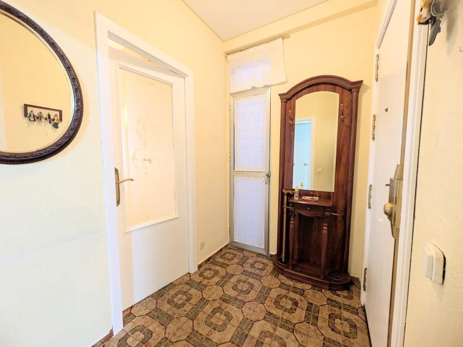 4 sypialnia Mieszkanie na sprzedaż w Miasto Kordoba - 161 000 € (Ref: 9396096)