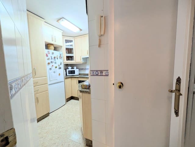 4 soveværelse Lejlighed til salg i Ciudad Jardín, Córdoba by - € 161.000 (Ref: 9396096)