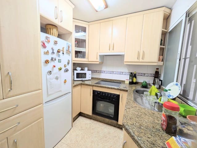 4 soveværelse Lejlighed til salg i Ciudad Jardín, Córdoba by - € 161.000 (Ref: 9396096)