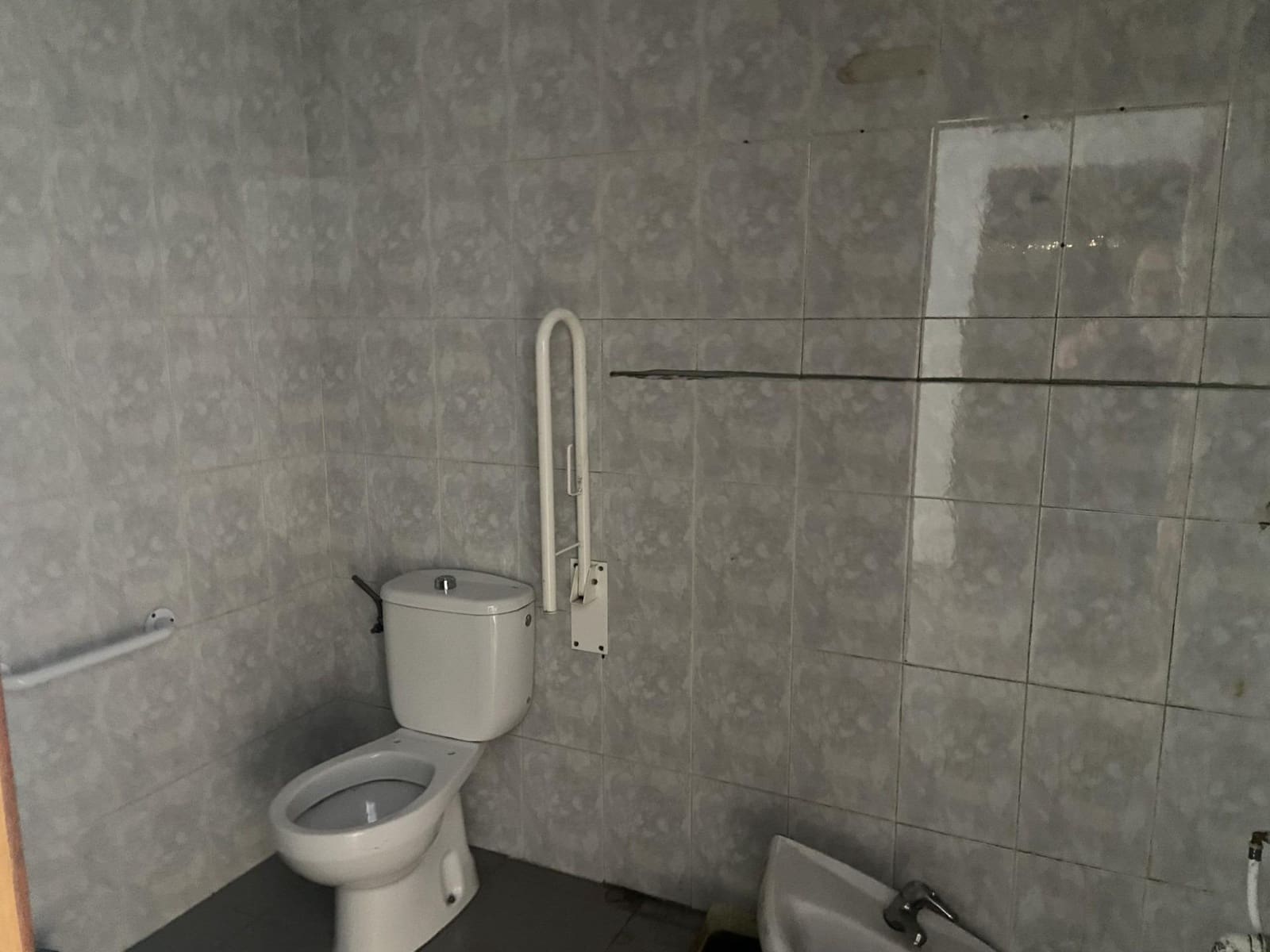 Erhverv til salg i Cordoba by - € 280.000 (Ref: 9396097)