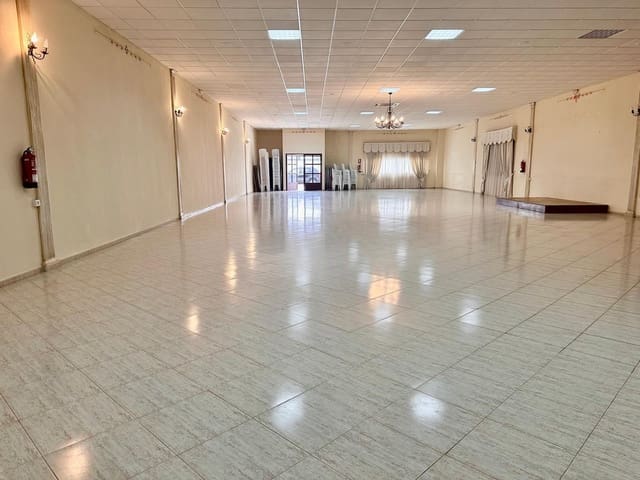 Business for sale in Fuente Obejuna - € 120,000 (Ref: 9398581)