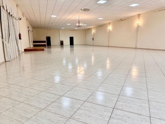 Business for sale in Fuente Obejuna - € 120,000 (Ref: 9398581)