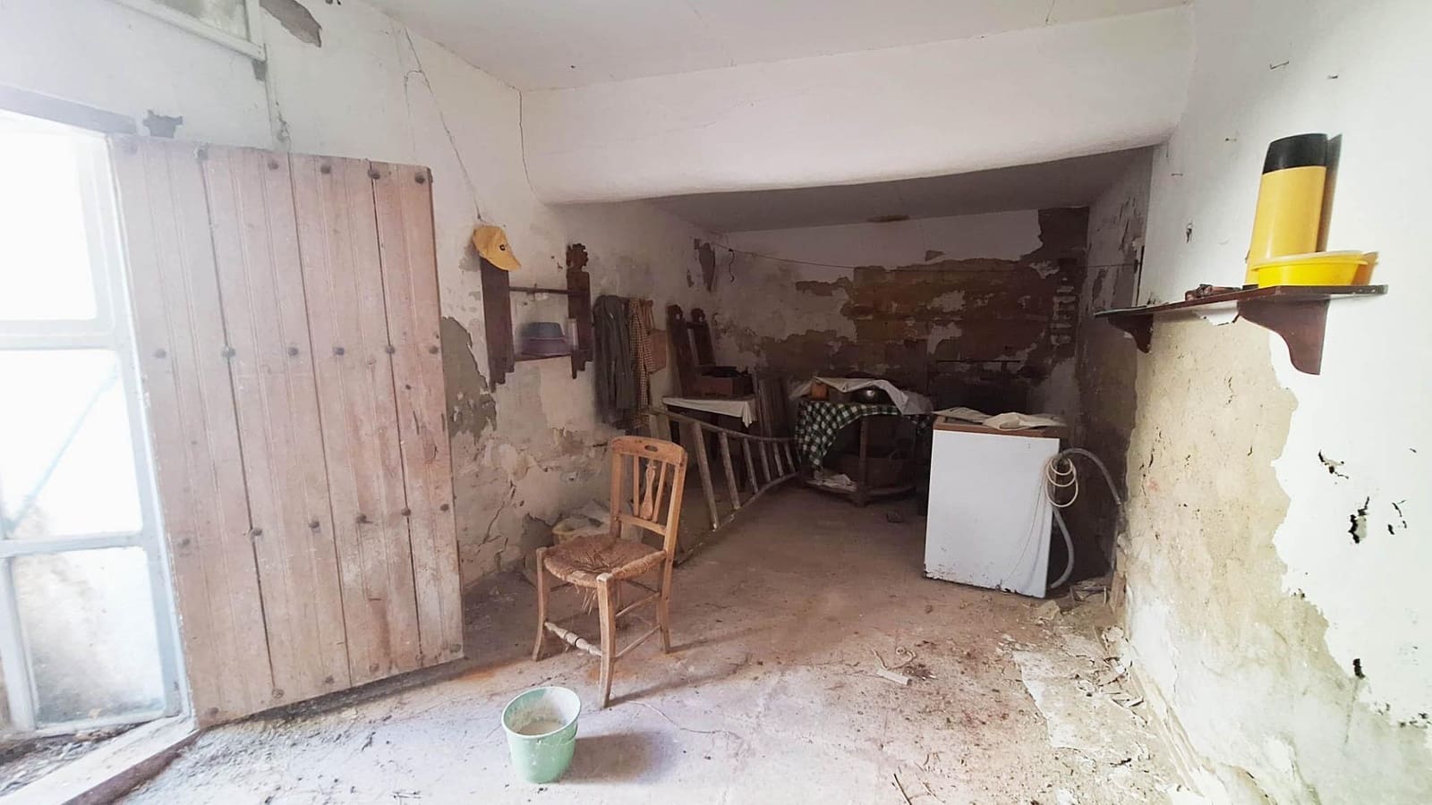 Casa de 4 habitaciones en Fernán Núñez en venta - 79.000 € (Ref: 9398582)