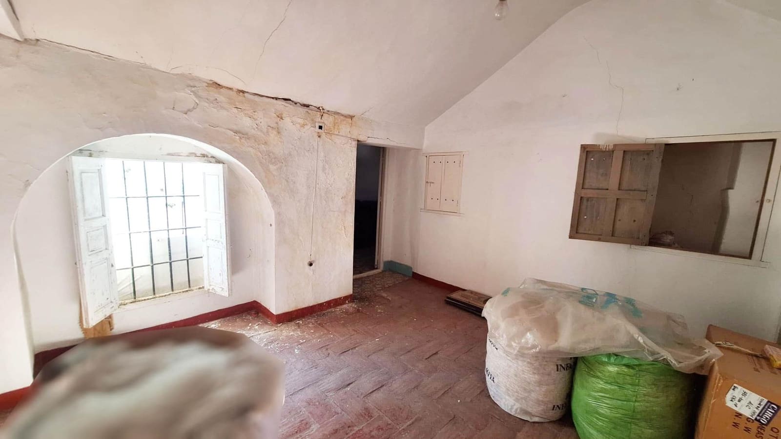 Casa de 4 habitaciones en Fernán Núñez en venta - 79.000 € (Ref: 9398582)