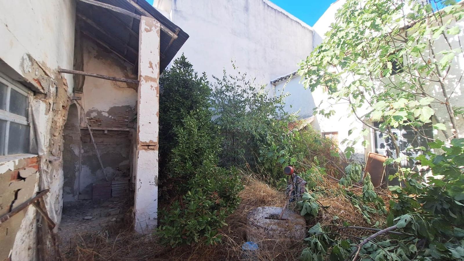 Casa de 4 habitaciones en Fernán Núñez en venta - 79.000 € (Ref: 9398582)