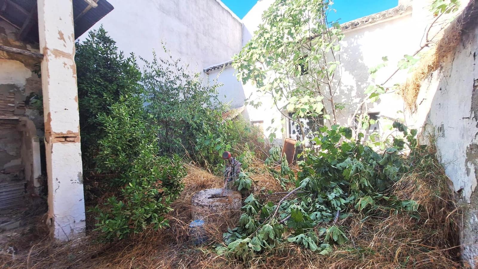 Casa de 4 habitaciones en Fernán Núñez en venta - 79.000 € (Ref: 9398582)