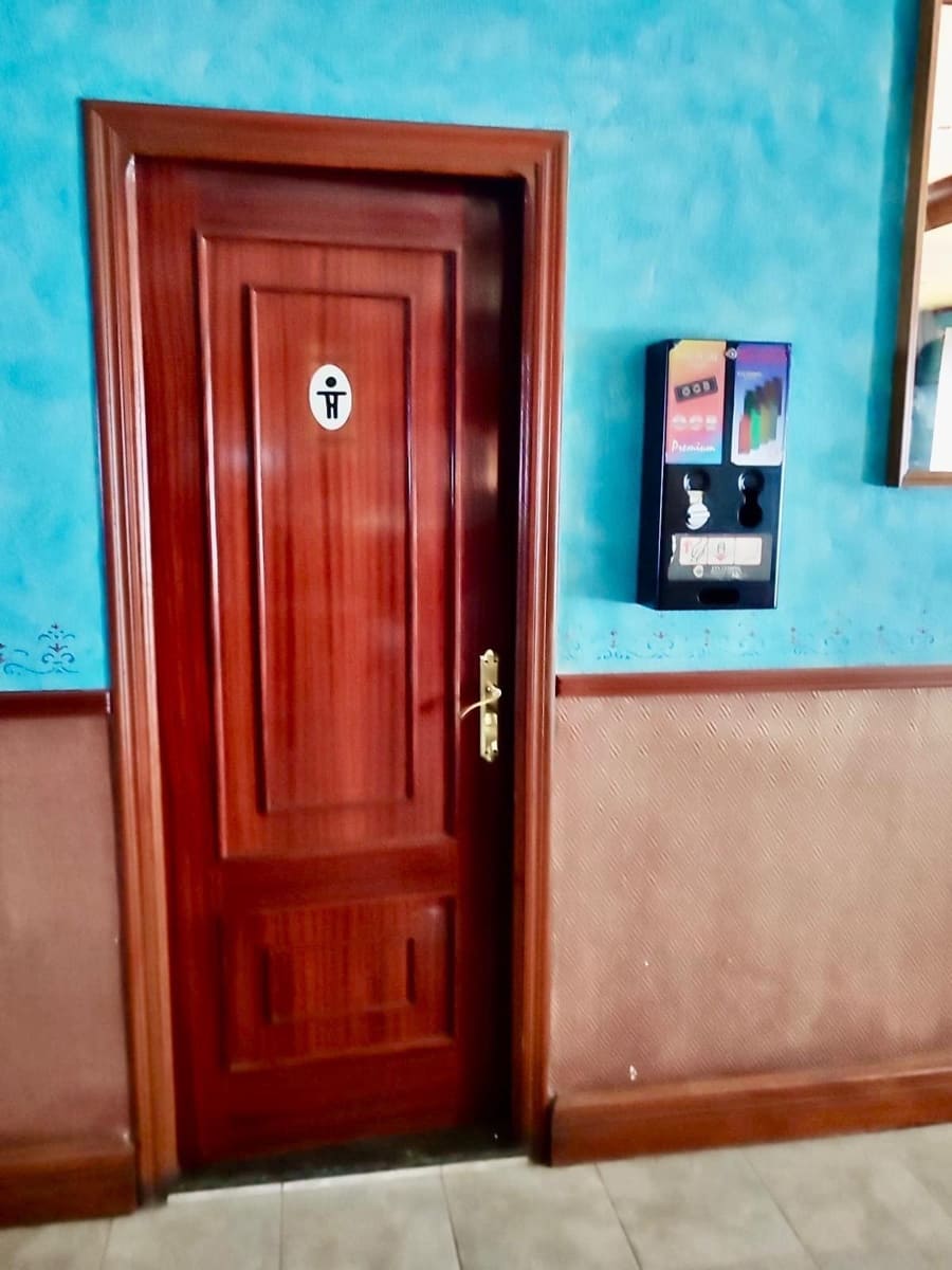 Business for rent in Fuente Obejuna - € 900 (Ref: 9403486)