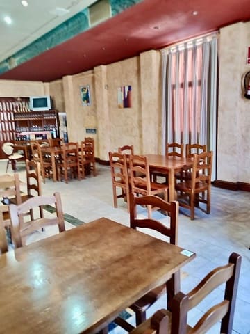 Business for rent in Fuente Obejuna - € 900 (Ref: 9403486)