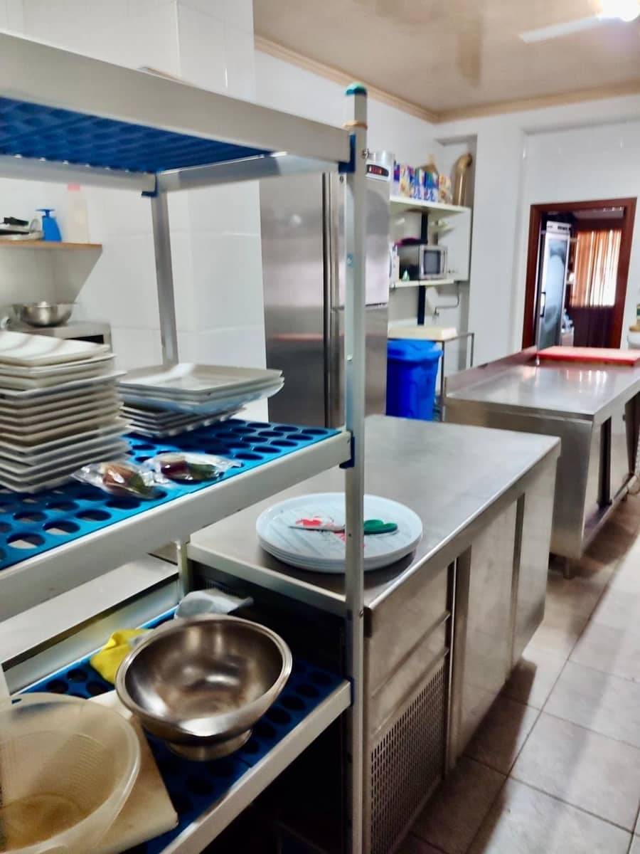 Business for rent in Fuente Obejuna - € 900 (Ref: 9403486)