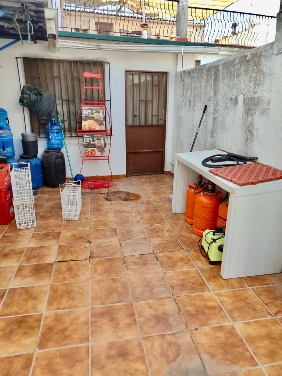 Business for rent in Fuente Obejuna - € 900 (Ref: 9403486)