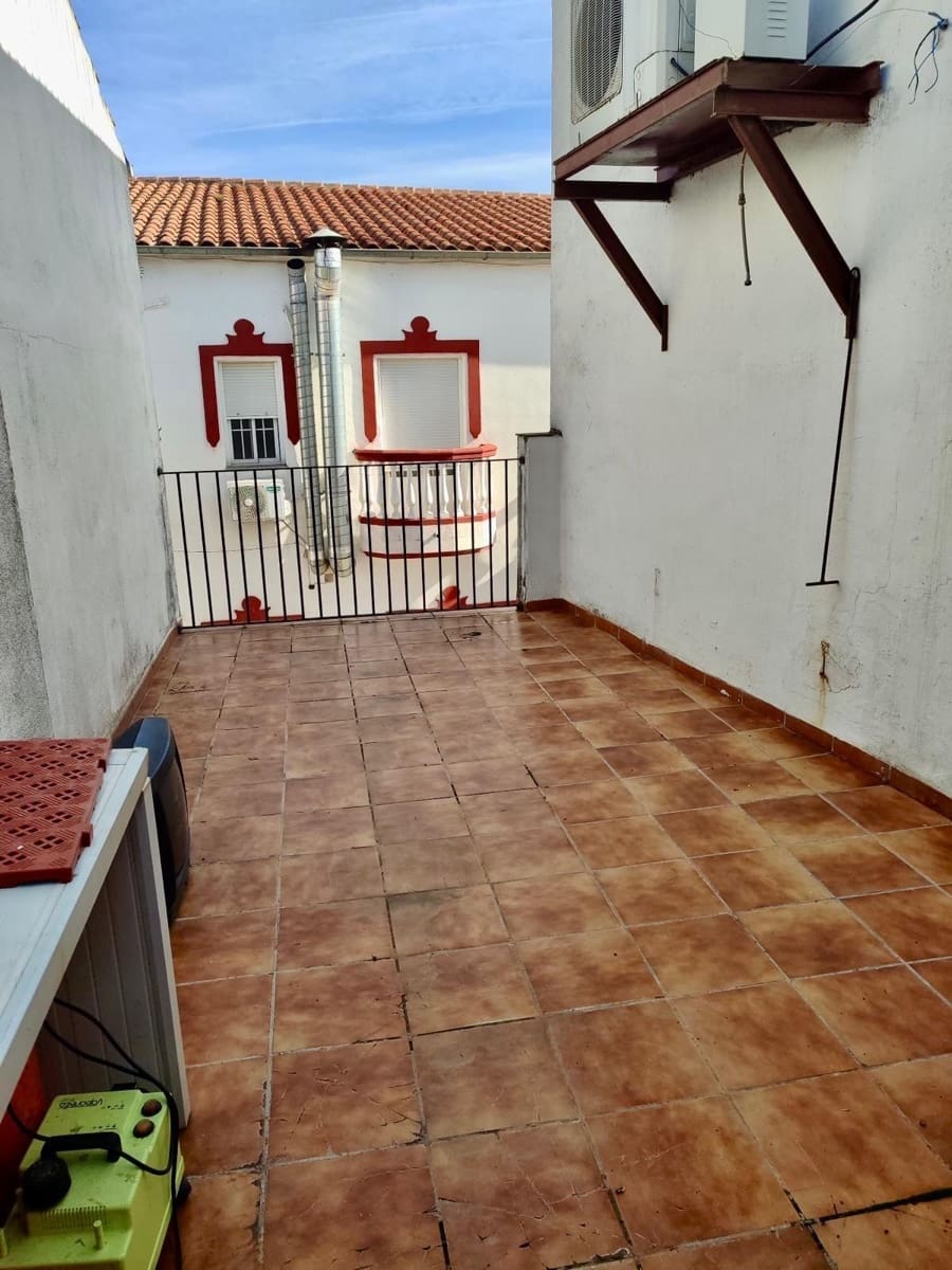 Business for rent in Fuente Obejuna - € 900 (Ref: 9403486)