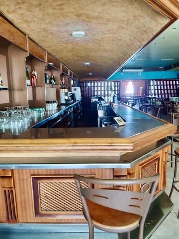 Business for rent in Fuente Obejuna - € 900 (Ref: 9403486)