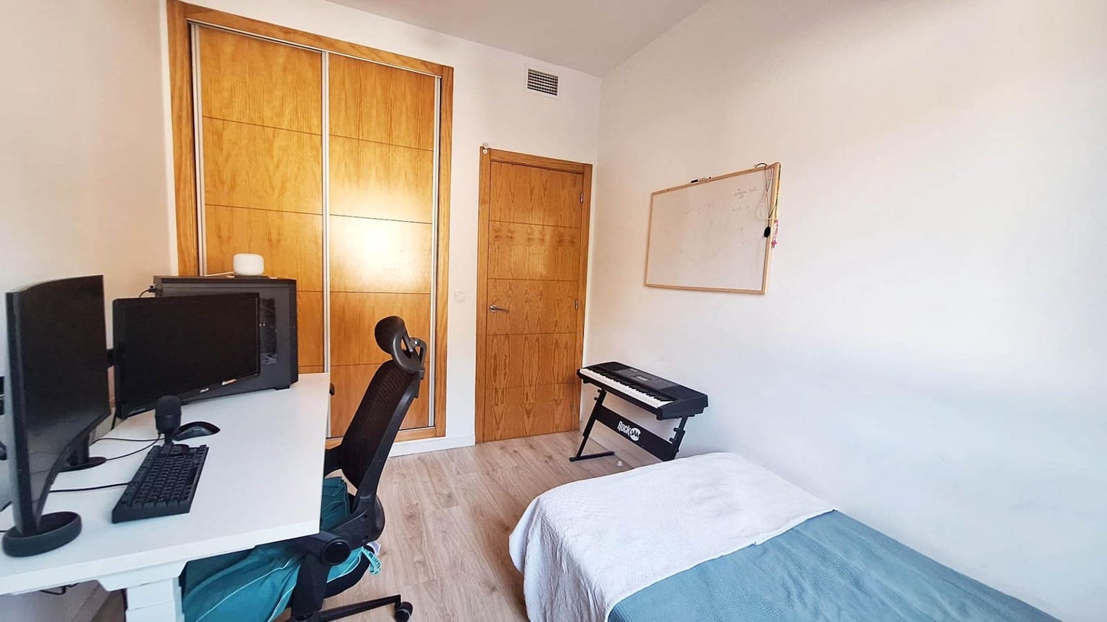 3 makuuhuone Rivitalo myytävänä paikassa Cordoba kaupunki mukana uima-altaan - 185 000 € (Ref: 9407990)