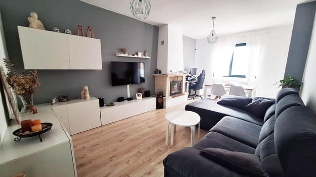 3 makuuhuone Rivitalo myytävänä paikassa Córdoba kaupunki mukana uima-altaan - 185 000 € (Ref: 9407990)