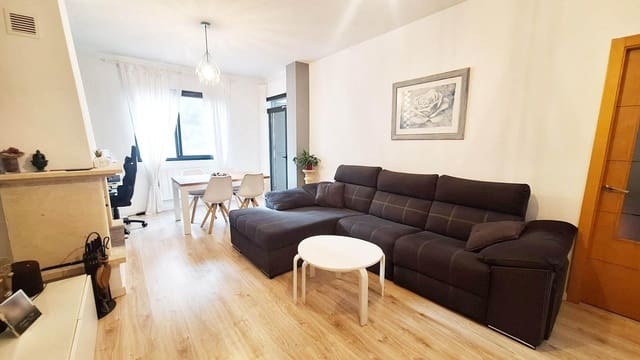 3 makuuhuone Rivitalo myytävänä paikassa Córdoba kaupunki mukana uima-altaan - 185 000 € (Ref: 9407990)