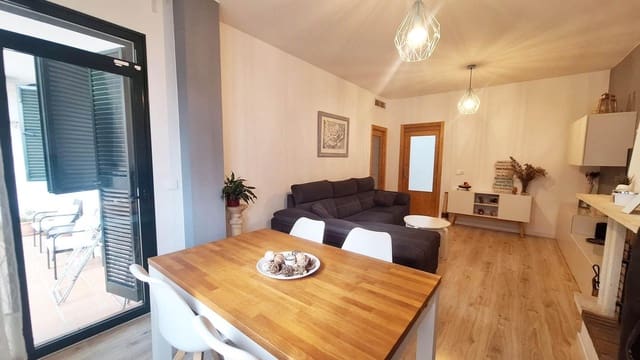 3 makuuhuone Rivitalo myytävänä paikassa Córdoba kaupunki mukana uima-altaan - 185 000 € (Ref: 9407990)