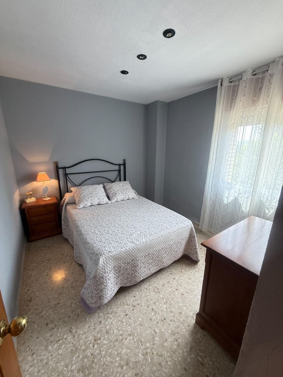 4 bedroom Villa for sale in Cordoba city with pool garage - € 349,900 (Ref: 9407992)