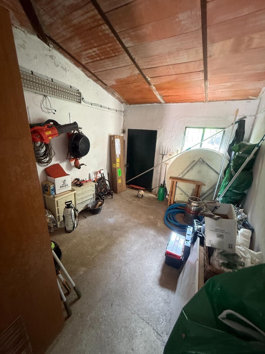 4 bedroom Villa for sale in Cordoba city with pool garage - € 349,900 (Ref: 9407992)