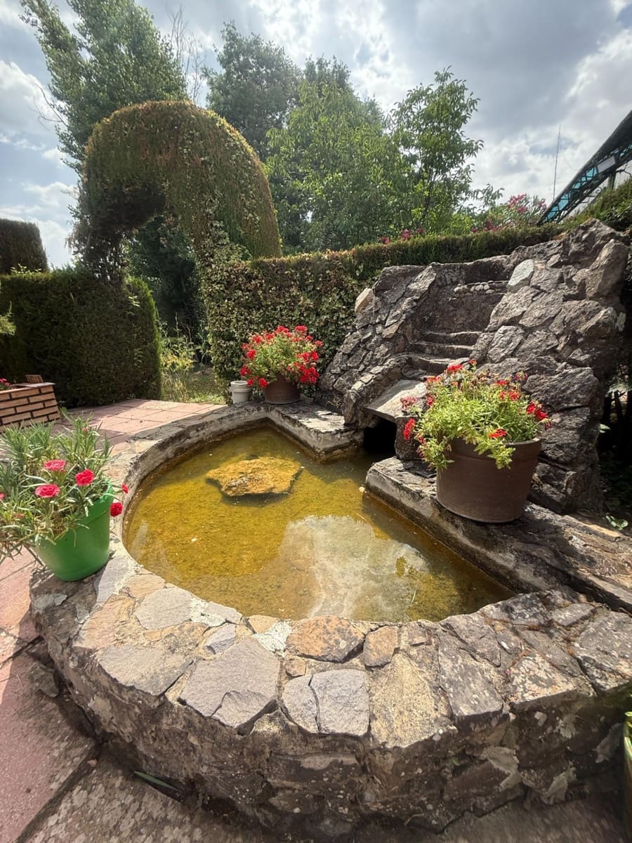 4 bedroom Villa for sale in Cordoba city with pool garage - € 349,900 (Ref: 9407992)