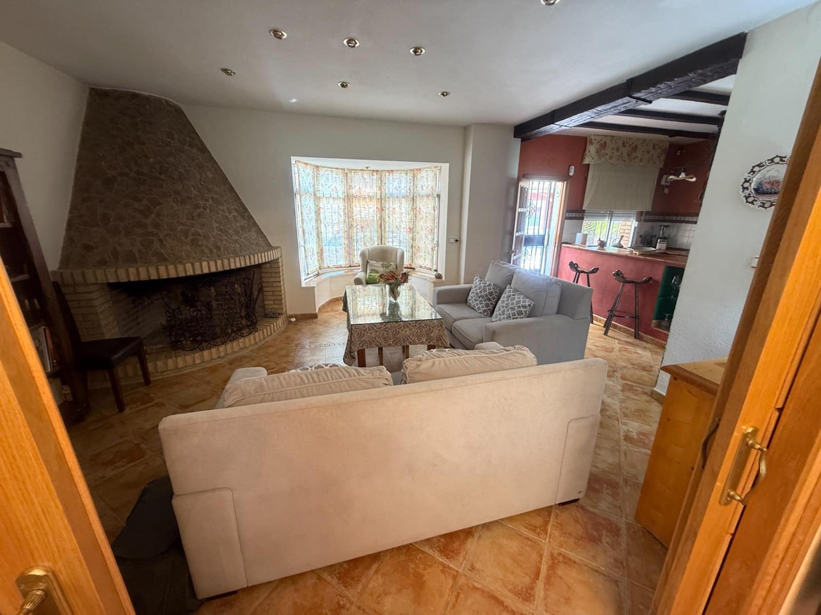 4 bedroom Villa for sale in Cordoba city with pool garage - € 349,900 (Ref: 9407992)