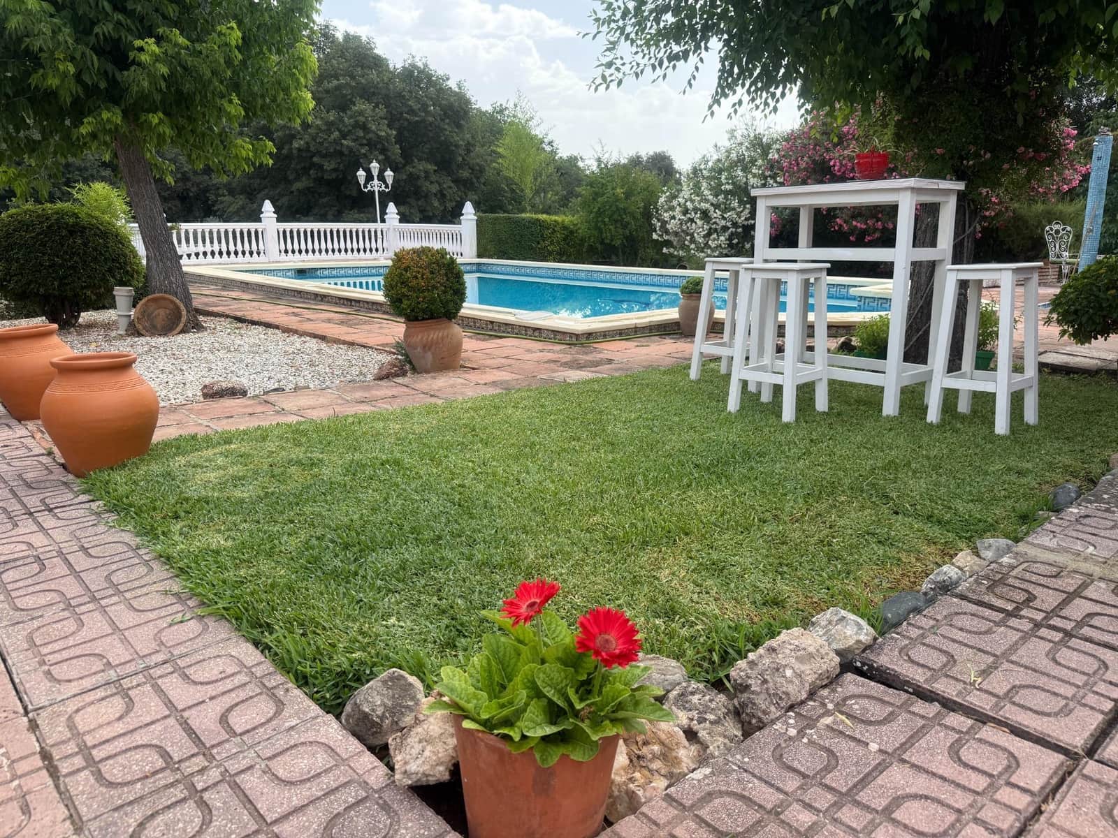 4 bedroom Villa for sale in Cordoba city with pool garage - € 349,900 (Ref: 9407992)