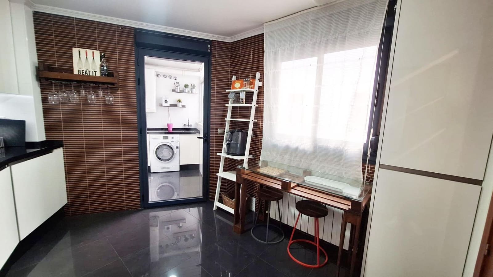 3 bedroom Flat for sale in Cordoba city with garage - € 410,000 (Ref: 9411058)