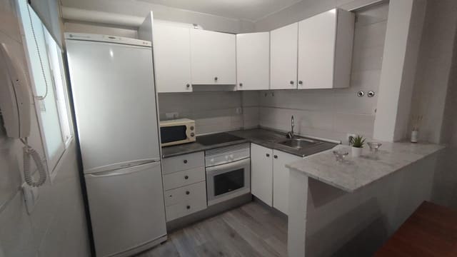 3 bedroom Flat for rent in Ciudad Jardín, Córdoba city - € 625 (Ref: 9414201)