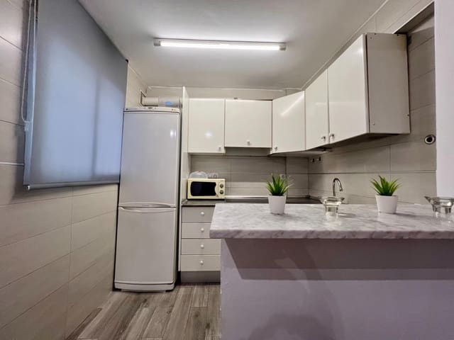 3 bedroom Flat for rent in Ciudad Jardín, Córdoba city - € 625 (Ref: 9414201)