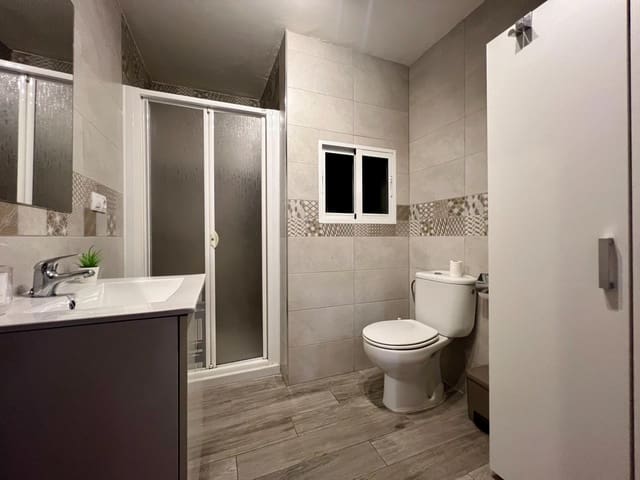 3 bedroom Flat for rent in Ciudad Jardín, Córdoba city - € 625 (Ref: 9414201)