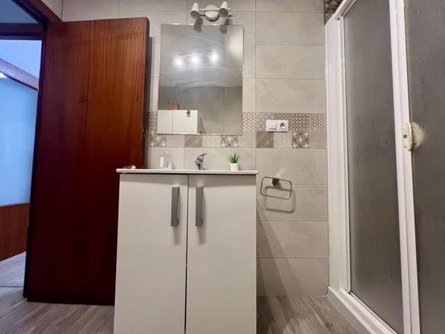 3 bedroom Flat for rent in Ciudad Jardín, Córdoba city - € 625 (Ref: 9414201)