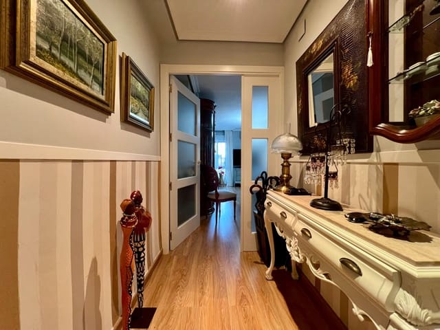 3 camera da letto Appartamento in vendita in Cordova città con garage - 215.000 € (Rif: 9419870)