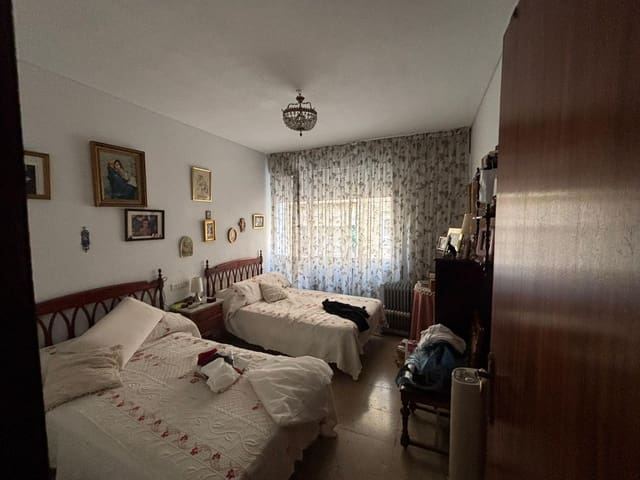 4 camera da letto Appartamento in vendita in Cordova città - 275.000 € (Rif: 9423900)