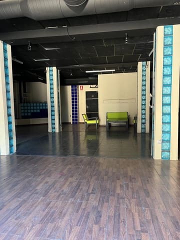 Virksomhed til salg i P.I. Chinales, Córdoba by - € 140.000 (Ref: 9427301)