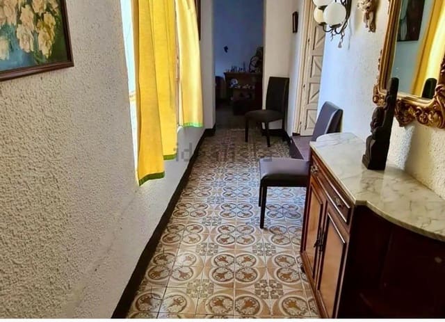 8 soveværelse Byhus til salg i Córdoba by - € 360.000 (Ref: 9427306)