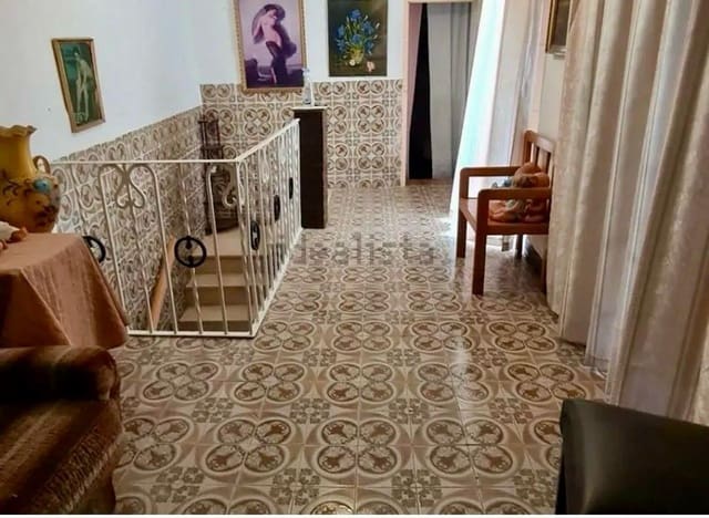 8 soveværelse Byhus til salg i Córdoba by - € 360.000 (Ref: 9427306)