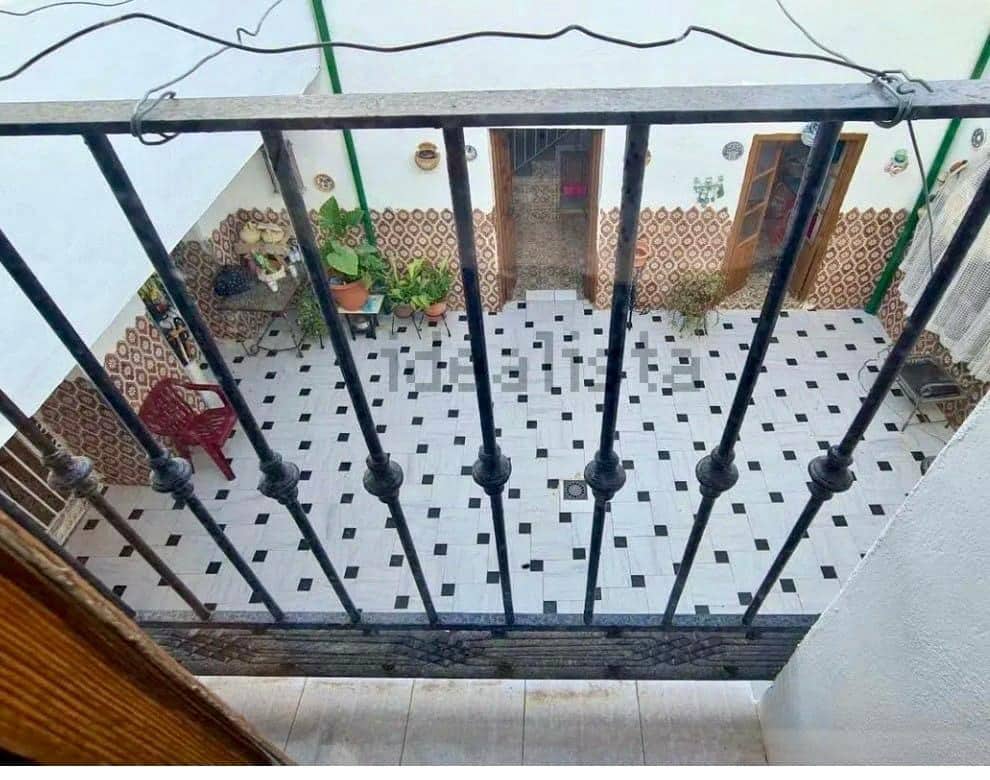 8 soveværelse Byhus til salg i Cordoba by - € 360.000 (Ref: 9427306)