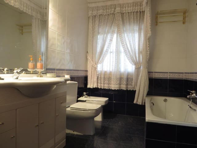 5 soveværelse Villa til salg i Santa Cruz, Córdoba by med swimmingpool garage - € 228.000 (Ref: 9427307)