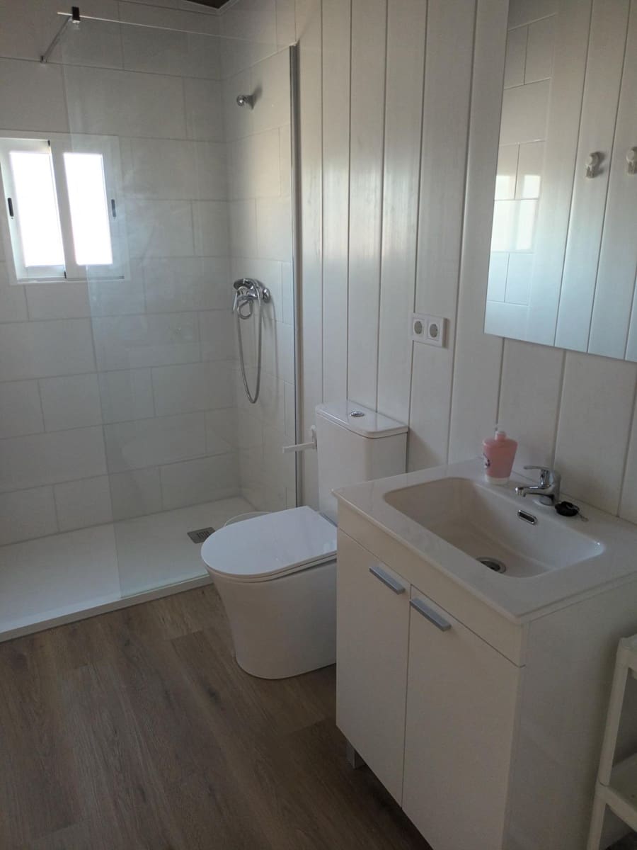 1 makuuhuone Rivitalo vuokrattavana paikassa El Higueron mukana 
autotalli - 500 € (Ref: 9431137)