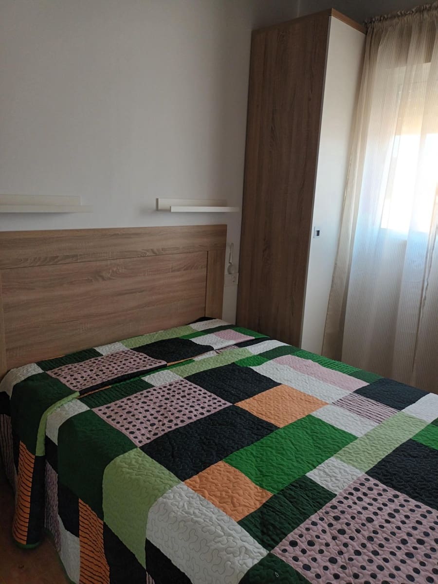 1 makuuhuone Rivitalo vuokrattavana paikassa El Higueron mukana 
autotalli - 500 € (Ref: 9431137)