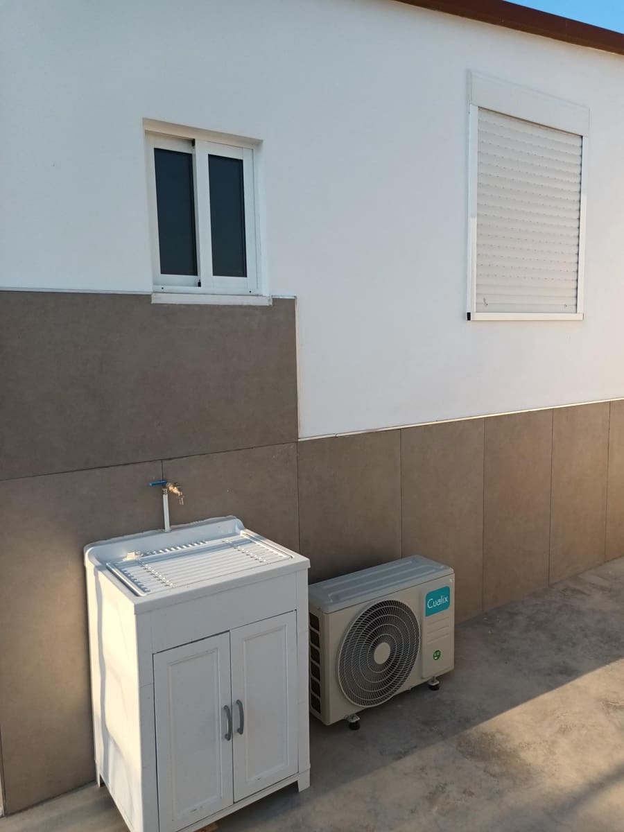 1 makuuhuone Rivitalo vuokrattavana paikassa El Higueron mukana 
autotalli - 500 € (Ref: 9431137)