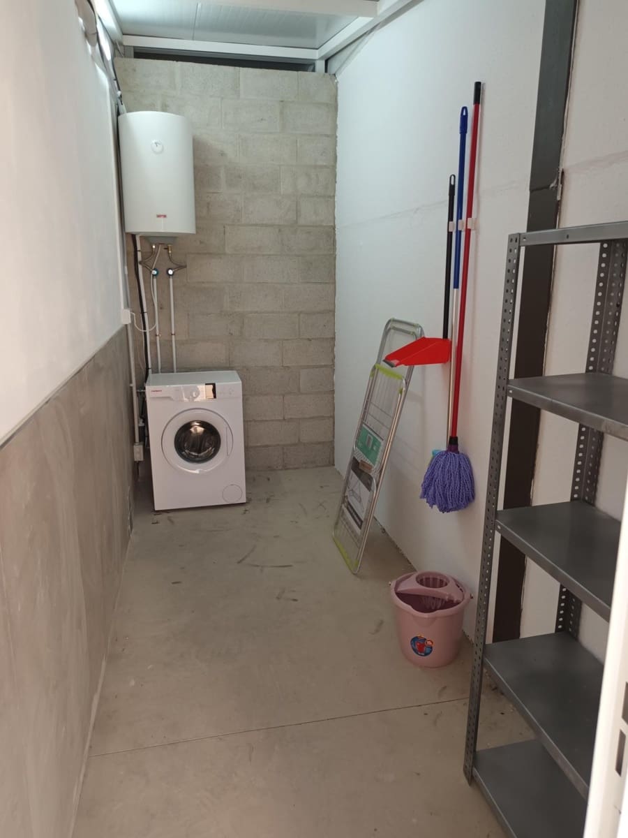 1 makuuhuone Rivitalo vuokrattavana paikassa El Higueron mukana 
autotalli - 500 € (Ref: 9431137)