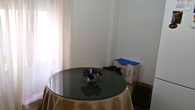 3 sovrum Lägenhet till salu i Viñuela-Rescatado, Córdoba stad - 115 000 € (Ref: 9440617)