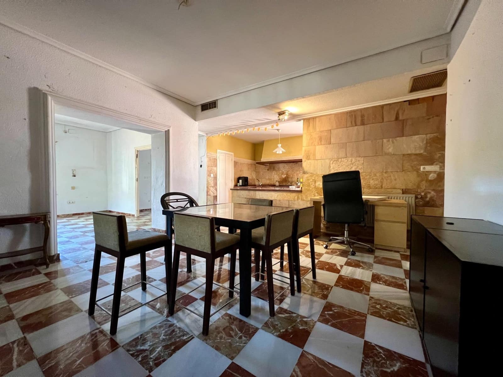 7 soveværelse Villa til salg i Cordoba by med swimmingpool - € 520.000 (Ref: 9440618)