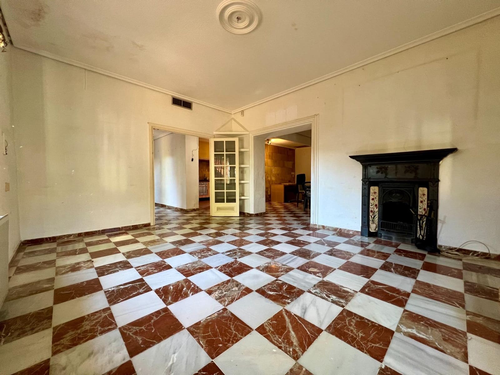 7 soveværelse Villa til salg i Cordoba by med swimmingpool - € 520.000 (Ref: 9440618)